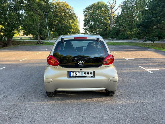 Toyota Aygo 6 of 16