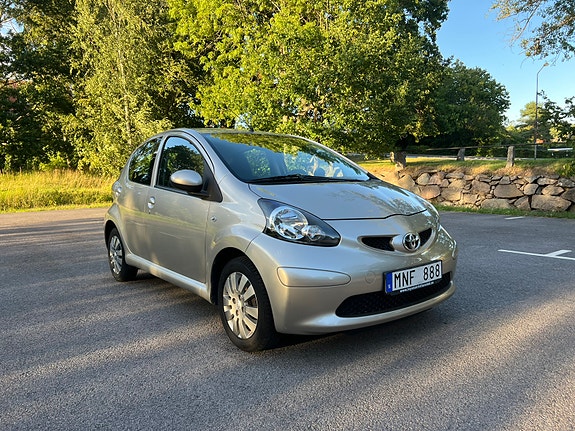 Toyota Aygo 3 of 16