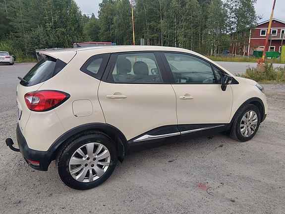 Renault Captur 3 of 10