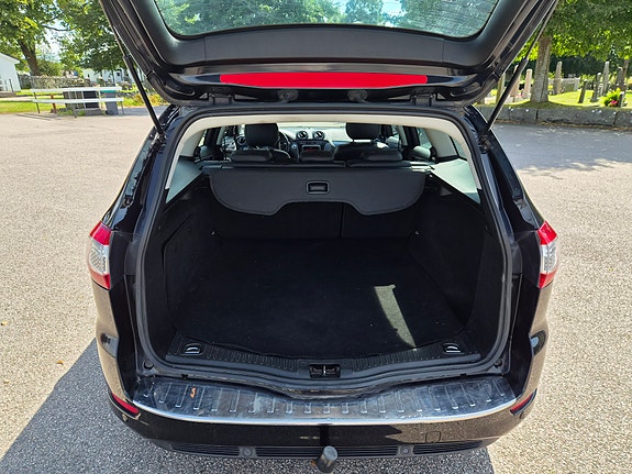 Ford Mondeo 10 of 12
