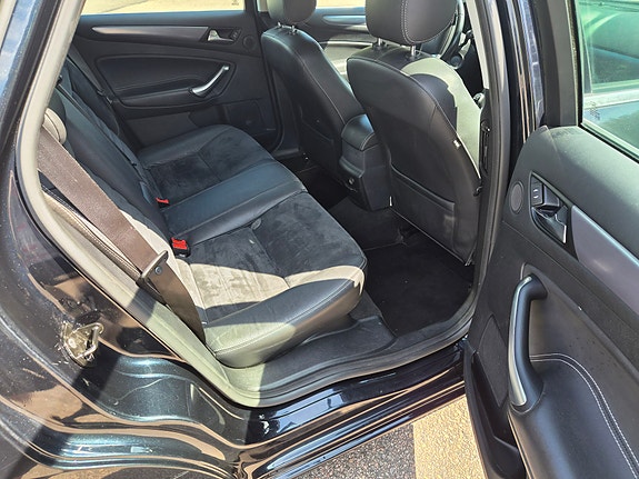 Ford Mondeo 11 of 12