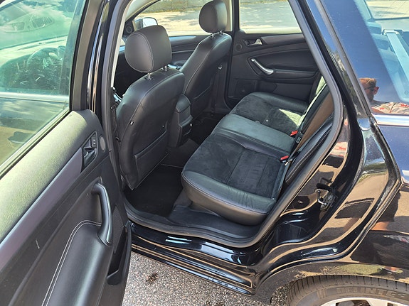 Ford Mondeo 9 of 12