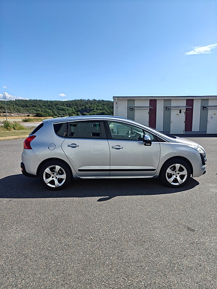 Peugeot 3008 2 of 13