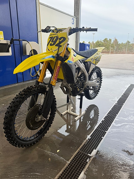 Suzuki 450 rmz 3 of 5