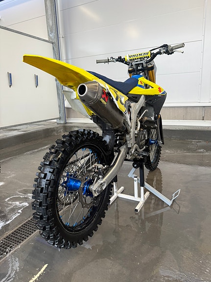 Suzuki 450 rmz 2 of 5