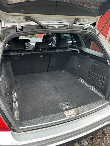 Mercedes-Benz C220 8 of 8