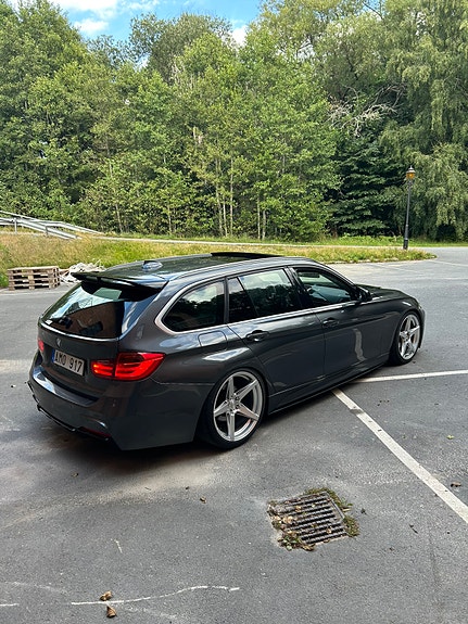 BMW 320d 3 of 8