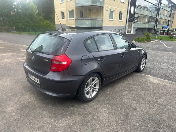 BMW 116i 3 of 7