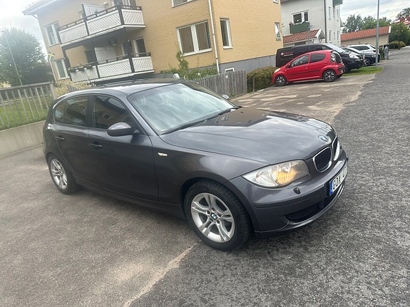 BMW 116i 2 of 7