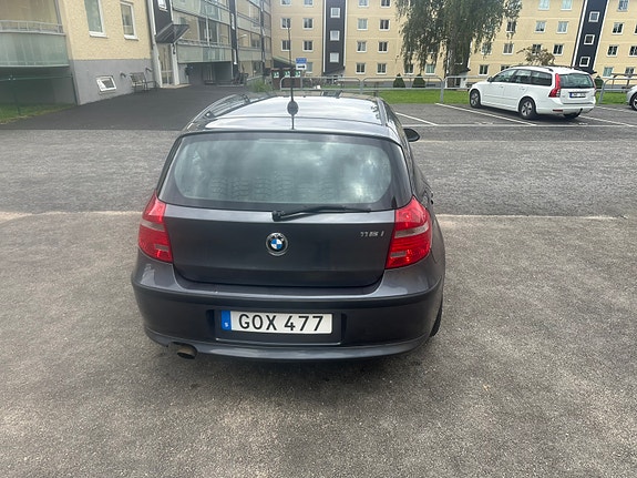 BMW 116i 4 of 7