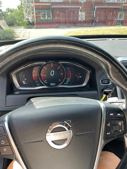 Volvo XC60 3 of 9