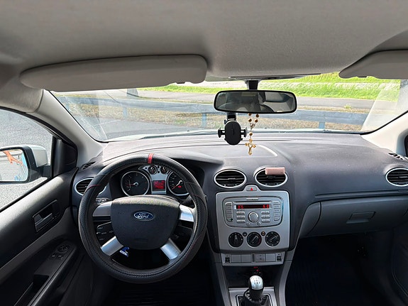 Ford Focus 5 of 10