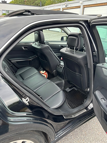 Mercedes-Benz E200 5 of 11