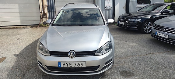 Volkswagen Golf VII 2 of 13