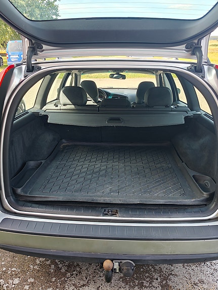 Volvo V70 4 of 11