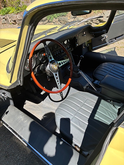 Jaguar E-TYPE 8 of 12