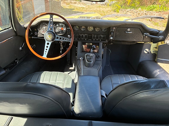 Jaguar E-TYPE 7 of 12