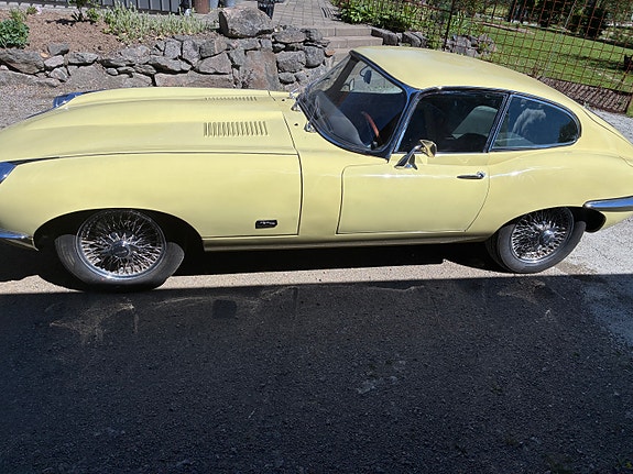 Jaguar E-TYPE 2 of 12