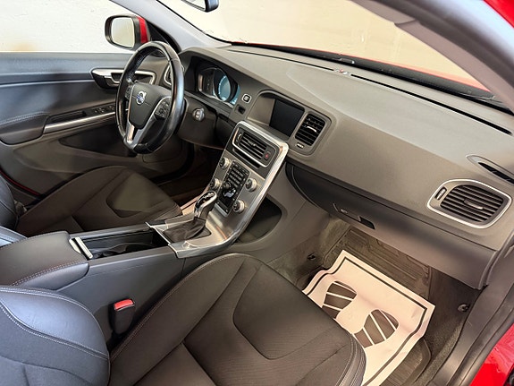 Volvo V60 11 of 21