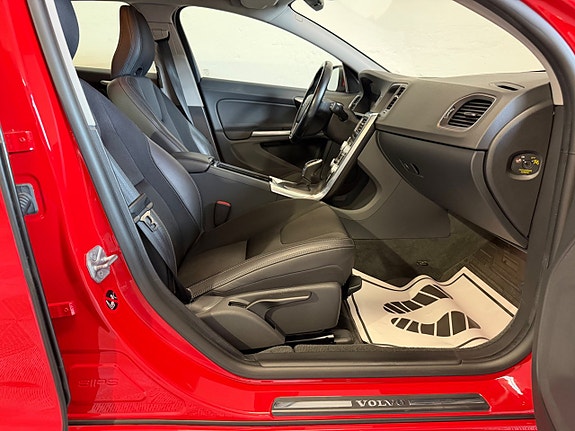 Volvo V60 10 of 21