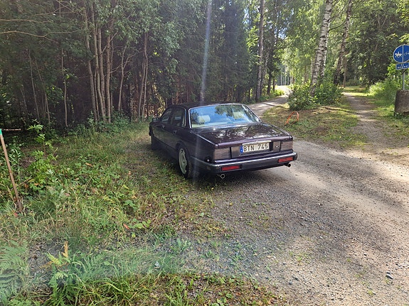 Jaguar XJ 5 of 5