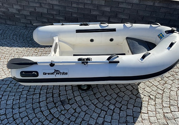 Greatwhite 270 med glasfiberbotten och motor 3 of 6