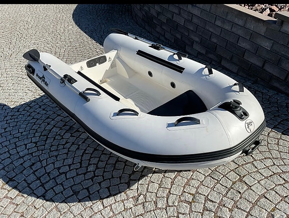 Greatwhite 270 med glasfiberbotten och motor 2 of 6