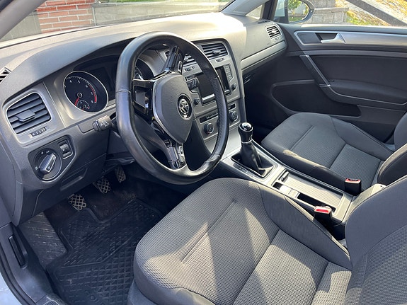 Volkswagen Golf VII 8 of 8