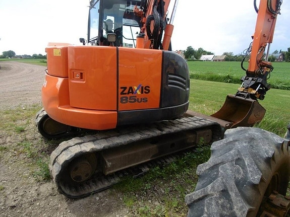 Hitachi ZX 85 US 2 of 12