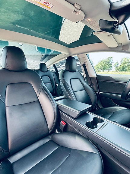 Tesla Model 3 5 of 9