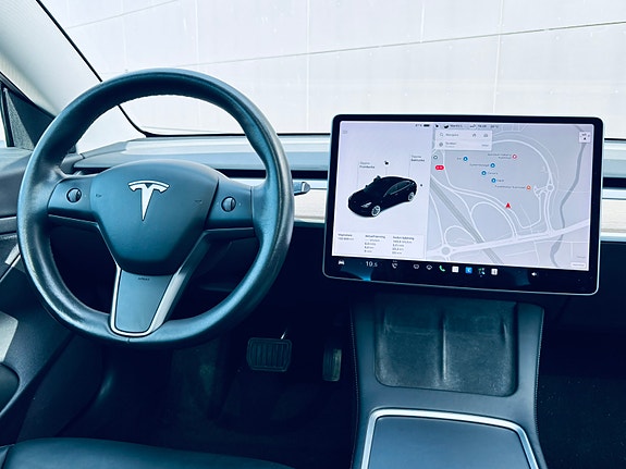 Tesla Model 3 7 of 9