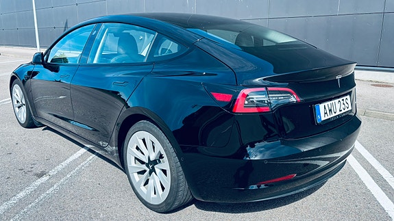 Tesla Model 3 3 of 9