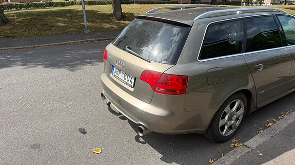 Audi A4 3 of 8