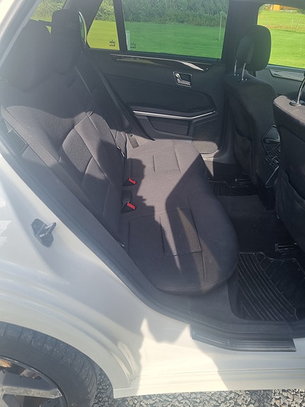 Mercedes-Benz E220 8 of 11