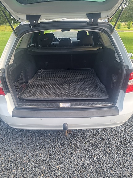 Mercedes-Benz E220 5 of 11