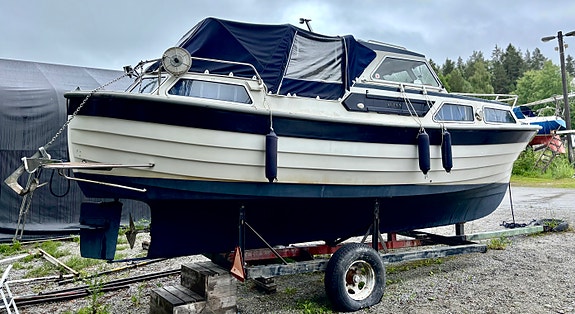 Saga 27 med ny motor från 2019 inkl. båtvagn 2 of 13