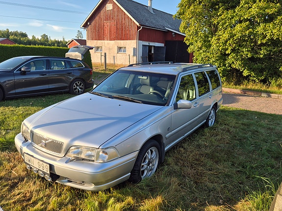 Volvo V70 9 of 9