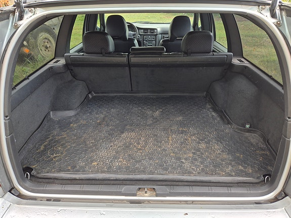 Volvo V70 7 of 9