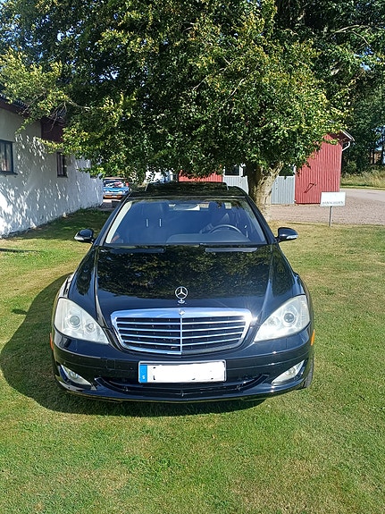 Mercedes-Benz S550 5 of 10