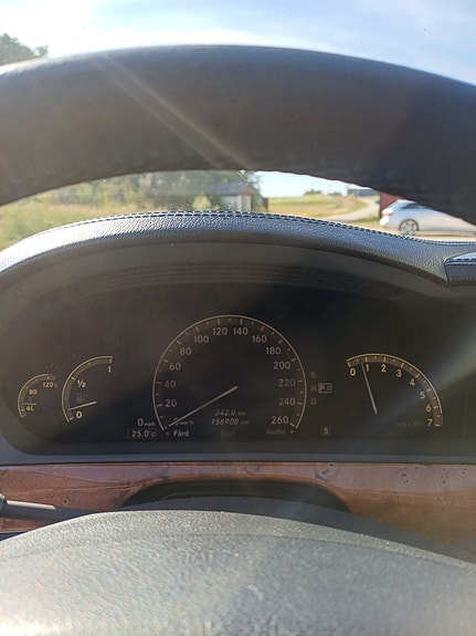 Mercedes-Benz S550 8 of 10