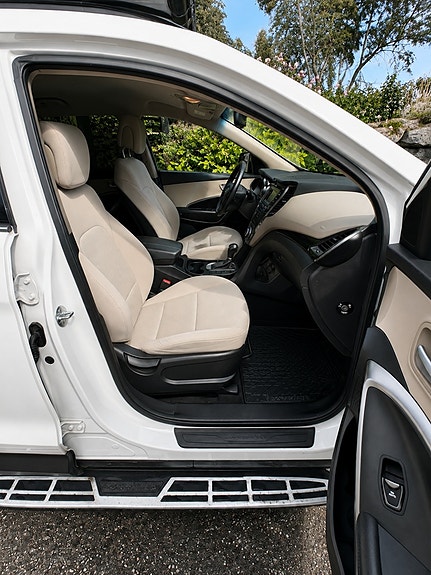 Hyundai Santa Fe 7 of 12