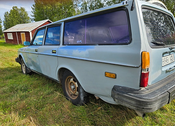 Volvo 245 4 of 5