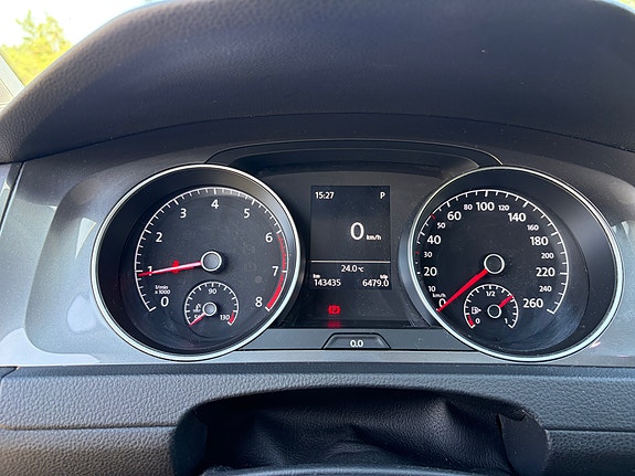 Volkswagen Golf Alltrack 4 of 8