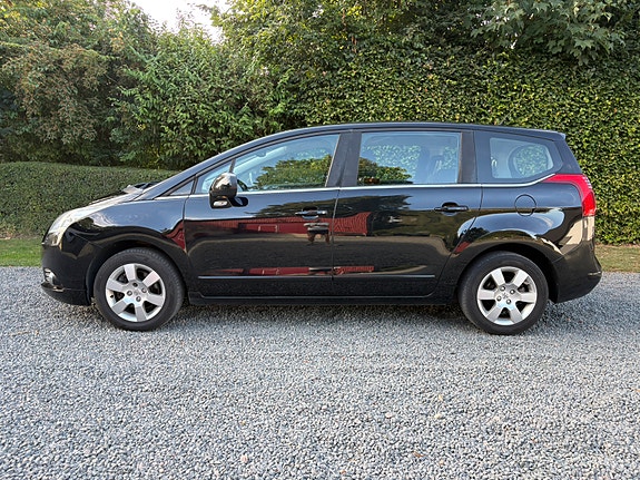 Peugeot 5008 3 of 6