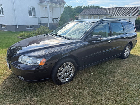 Volvo V70 3 of 10