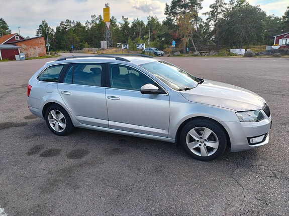 Skoda Octavia 3 of 8