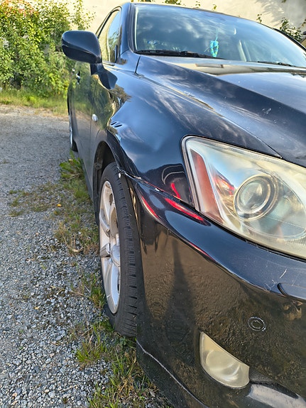 Lexus IS220d 6 of 6