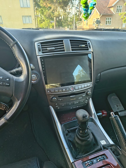 Lexus IS220d 4 of 6