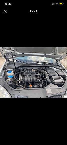 Volkswagen Golf V 5 of 7