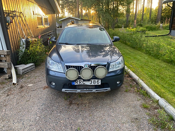 Skoda Octavia Scout 4 of 7